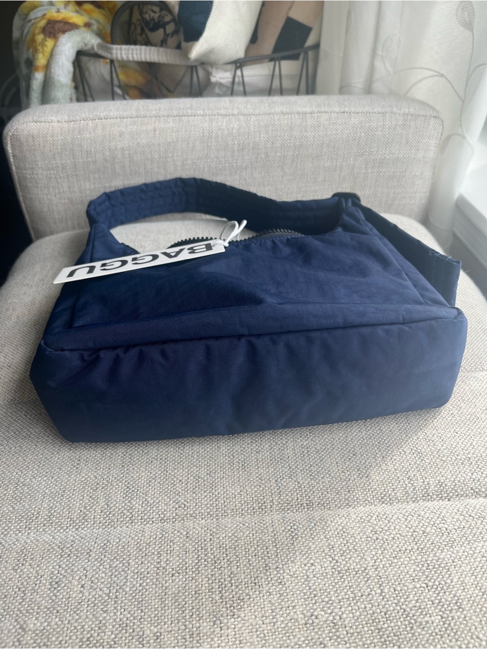 BAGGU Navy Shoulder Bag with Logo Patch - Picture 6 of 6